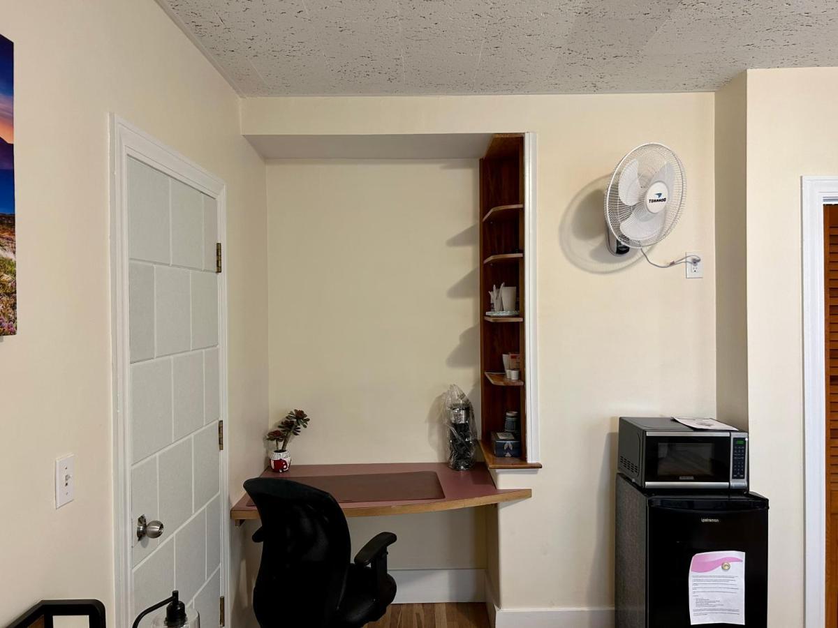 Traveler'S Den In Medford Lägenhet Exteriör bild